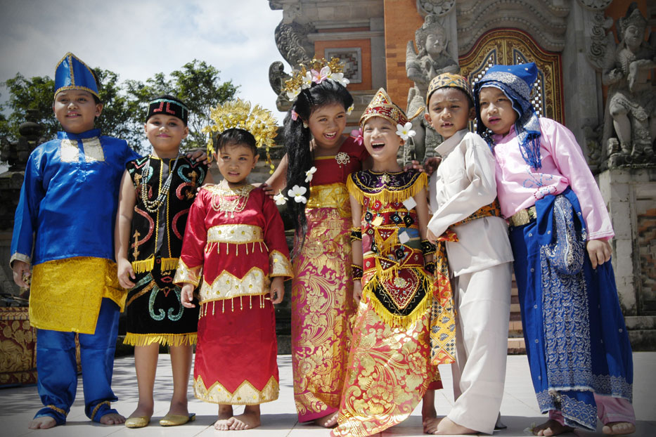 12 Faktor Penyebab Keberagaman Masyarakat Indonesia
