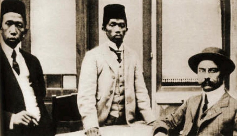 Biografi Ki Hajar Dewantara (Bapak Pendidikan Indonesia)