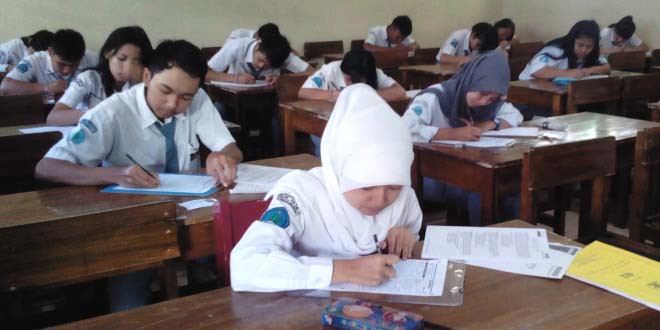 Contoh Soal Bahasa Indonesia SMA Kelas 12 dan Jawabannya Terlengkap