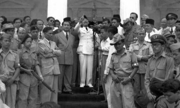 pada masa demokrasi terpimpin politik luar negeri indonesia condong ke